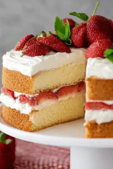 Strawberry Mascarpone Cake
