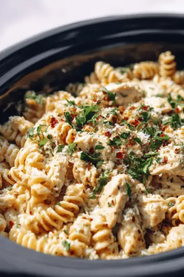 Crockpot Parmesan Garlic Chicken Pasta