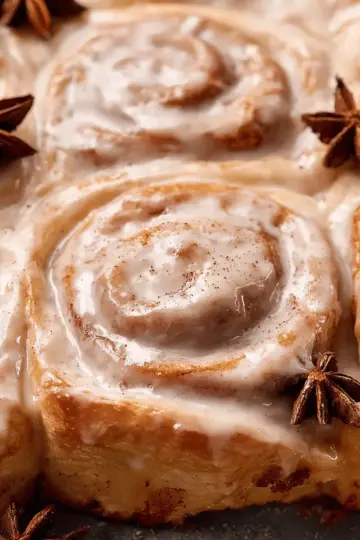 Chai Cinnamon Rolls