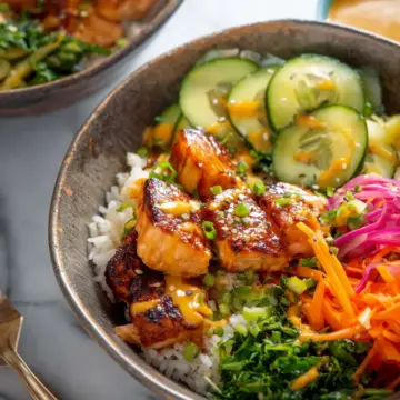 Easy Bang Bang Salmon Bowls.
