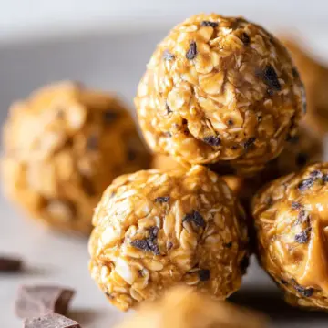 Peanut Butter Oatmeal Energy Bites